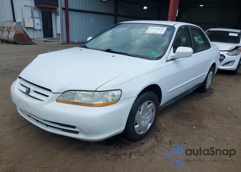 2002 Honda Accord 3.0 Lx из США, поврежденный, VIN 1HGCG164X2A028072
